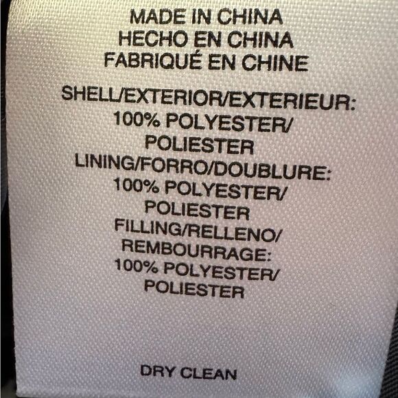 Jones New York Women's Blue Paisley Quilted Button Jacket. Front pockets.  Large - Picture 9 of 9